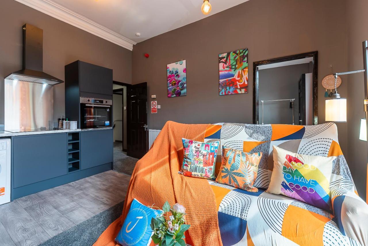 Art-Filled Bohemian 1 Bedroom Apt 2 Beds Colourful Praise Inn Apartment Kingston upon Hull Exteriör bild